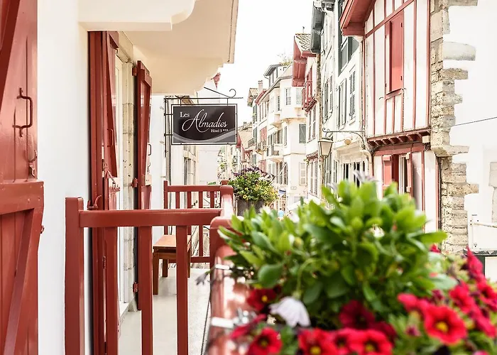 Les AlmadiesHotel Saint Jean de Luz